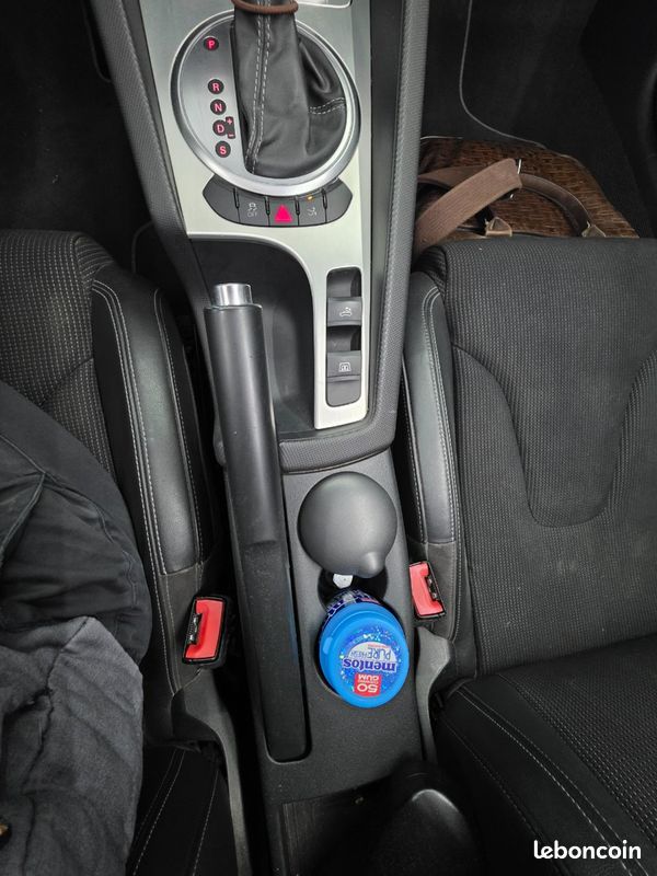 Audi TT cabriolet 2.0 TFSI / sieges chauffants / Bluetooth / feux auto / climatisation auto (image 25)