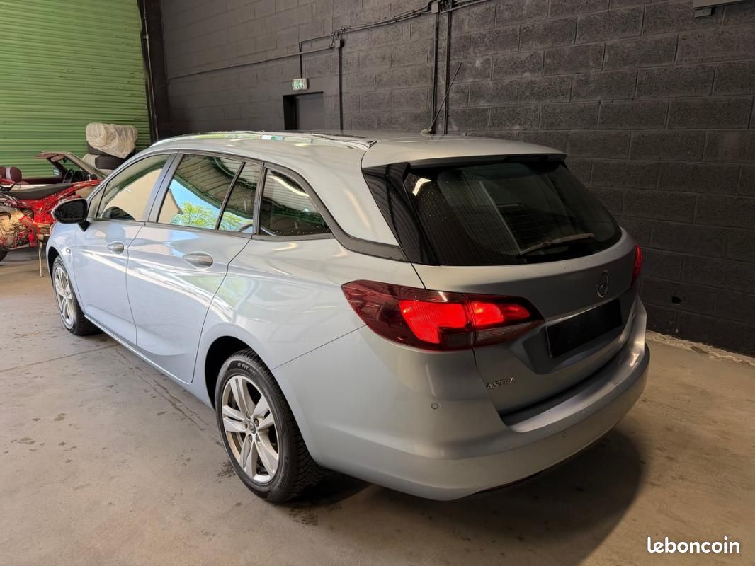 Opel Astra Tourer 1.6 cdti (image 3)