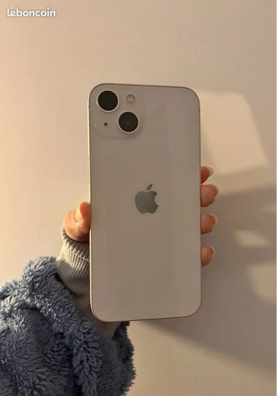 IPhone 13 très bon état (image 1)