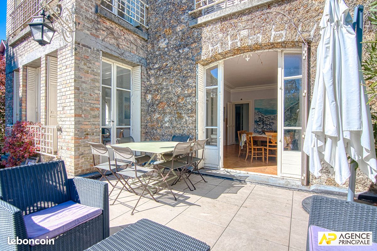 Appartement 7 pièces 168 m² · à Versailles · 168 m² · 1 390 000 €