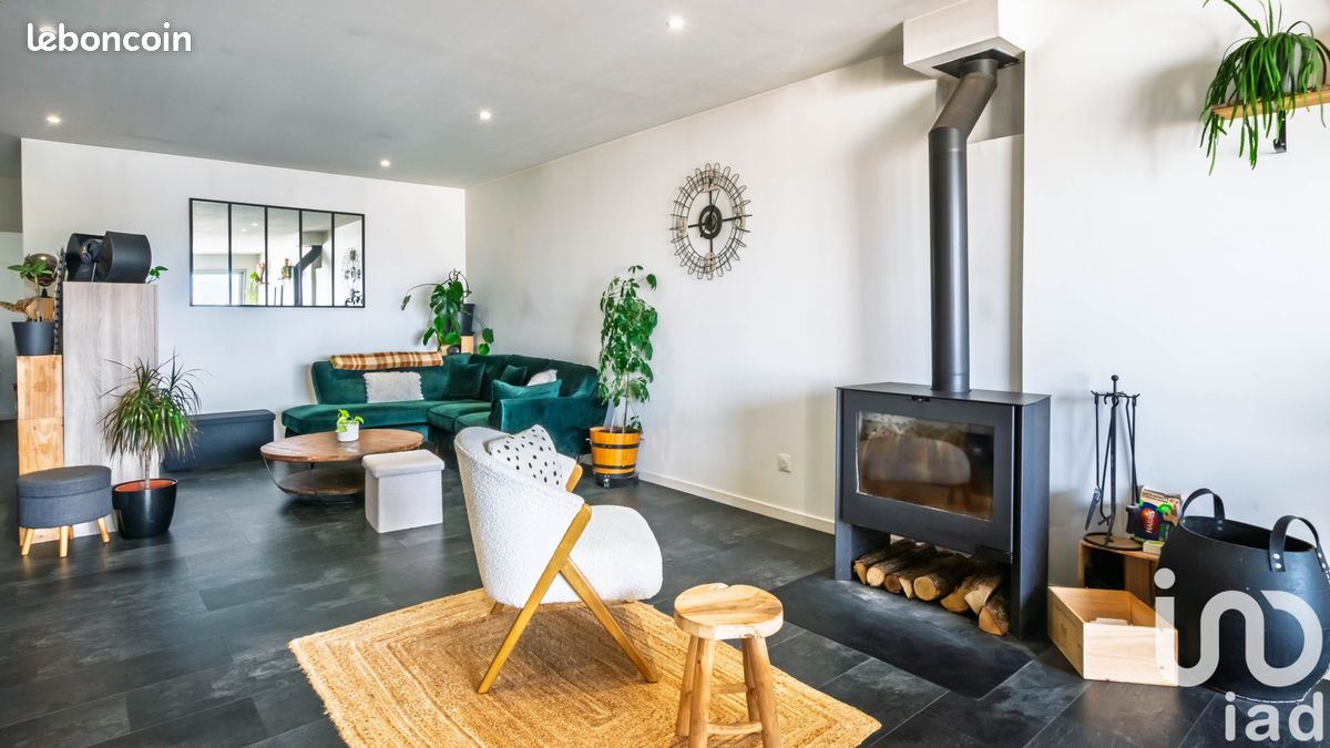 Maison 8 pièces 230 m² · à Cadillac-sur-Garonne · 230 m² · 340 000 €