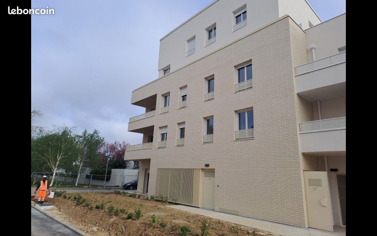 Appartement 2 pièces 43 m² · à Les Clayes-sous-Bois · 43 m² · 874 €/mois