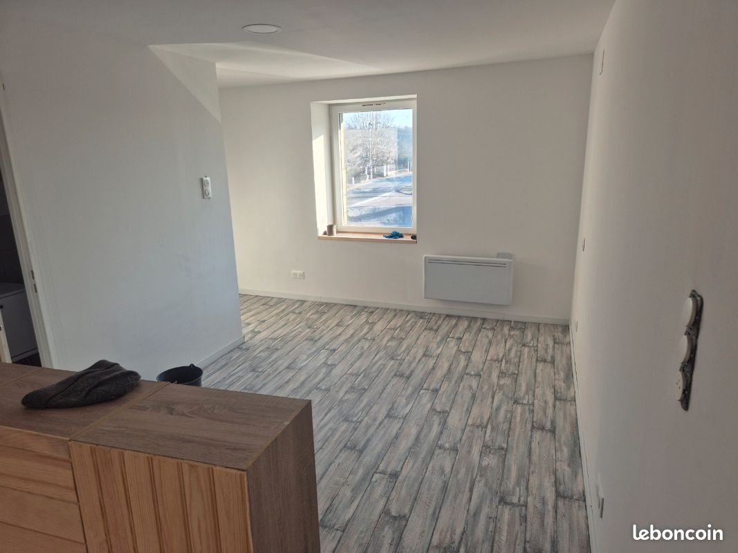 Maison 3 pièces 80 m² · à Sainte-Foy-lès-Lyon · 80 m² · 450 €