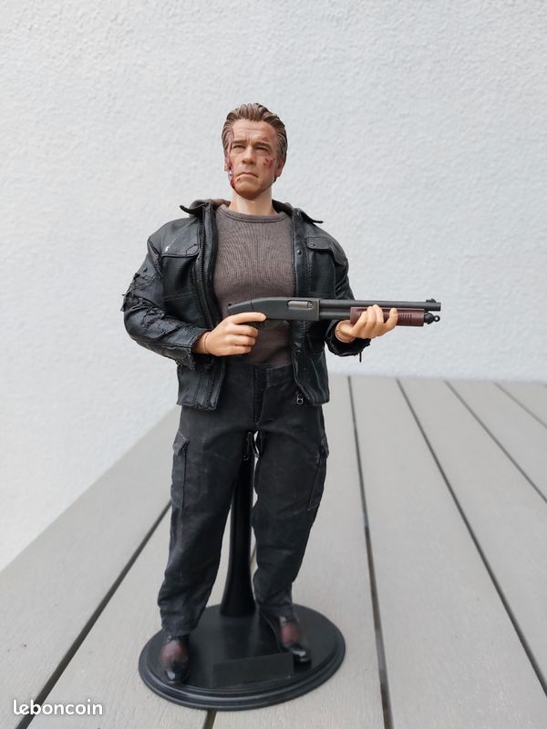 Figurine hot toys terminator Collection