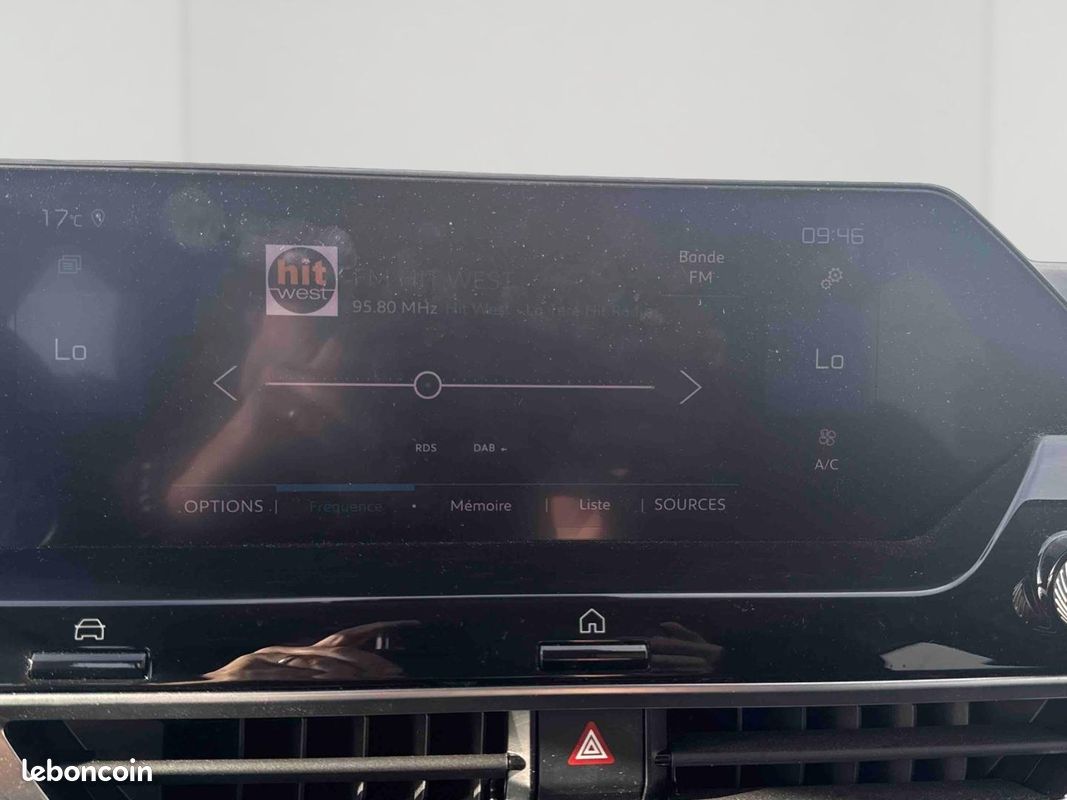 Citroen C4 PureTech 100 Live Pack Business (image 16)
