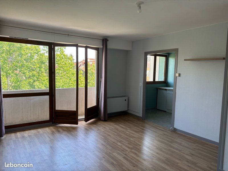 Appartement 1 pièce 31 m² · à Riom · 31 m² · 415 €/mois