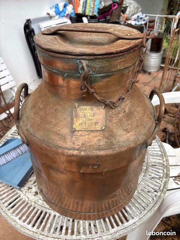 Pot à lait en cuivre ancien (image 1)
