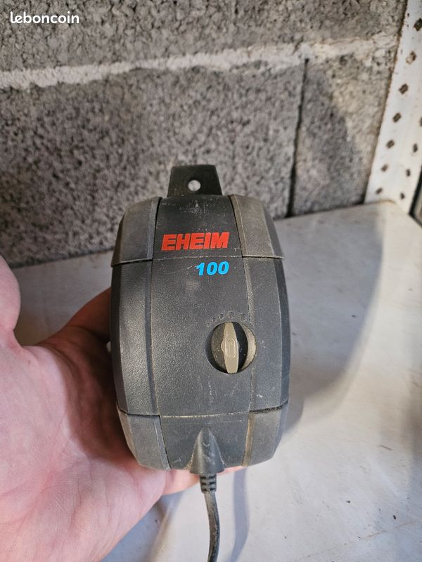 Eheim 100 - Pompe a air (image 1)