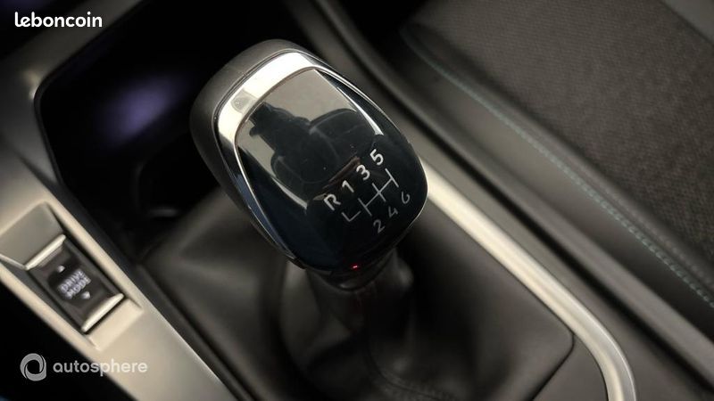 Peugeot 308 1.2 PureTech 130ch S&S Allure (image 27)