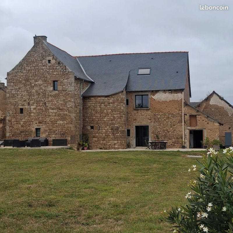 Maison 8 pièces 280 m² · à Gévezé · 280 m² · 650 000 €