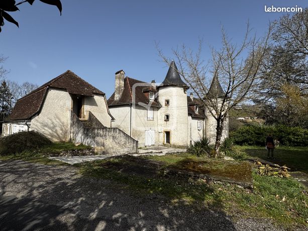 Château 35 pièces 1000 m²