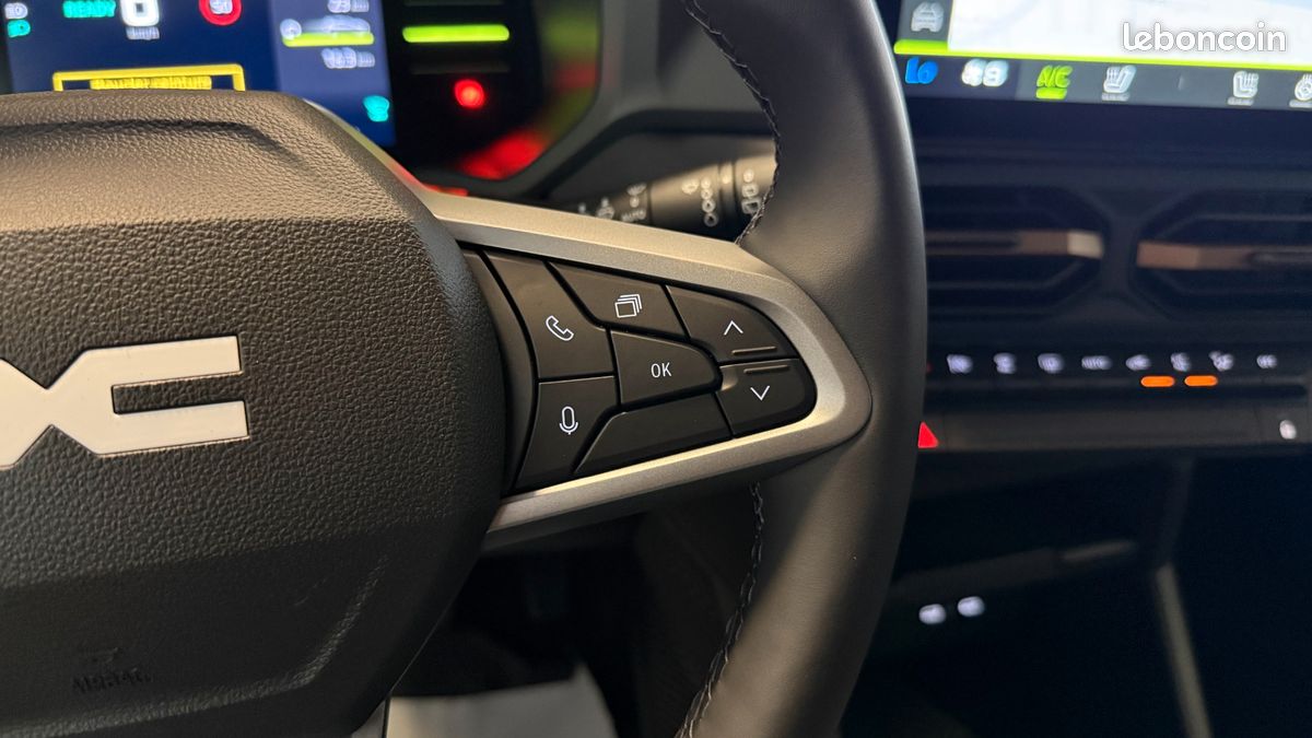 DACIA DUSTER HYBRID 155ch BVA 4X2 EXTREME SUREQUIPE (image 30)