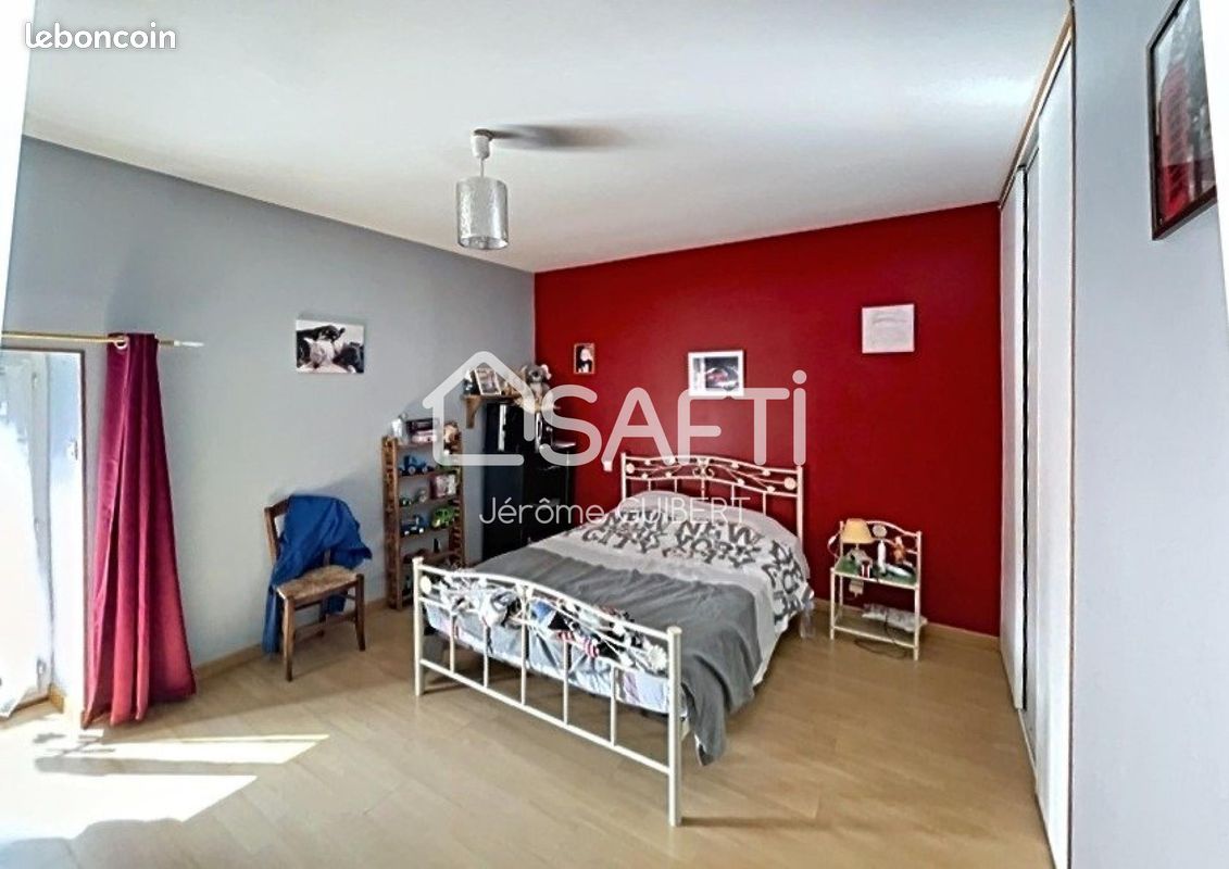 Maison 10 pièces 308 m² - Cirières 79140 (image principale 8)