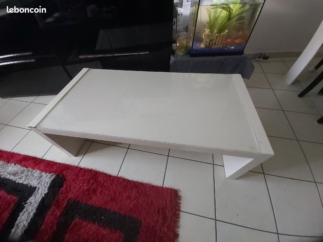 Table basse blanche - avec vitre - bon état (image 1)