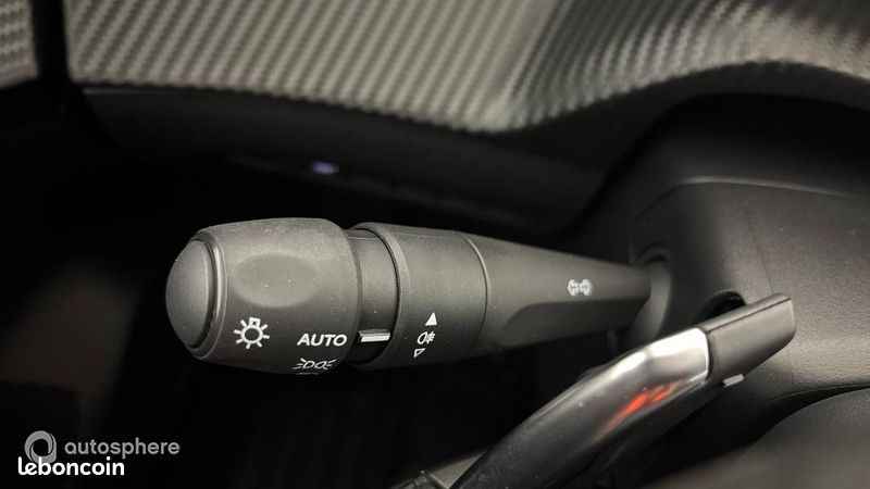 Peugeot 208 1.2 PureTech 100ch S&S Style EAT8 (image 23)