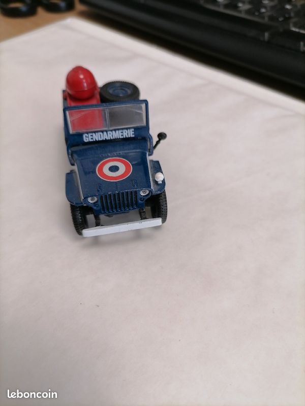Voiture miniature de collection NOREV au 1/43 Jeep Willis gendarmerie (image 1)