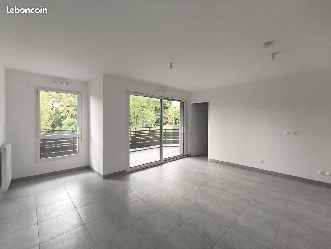 Appartement 1 pièce 32 m² · à Charbonnières-les-Bains · 32 m² · 706 €/mois
