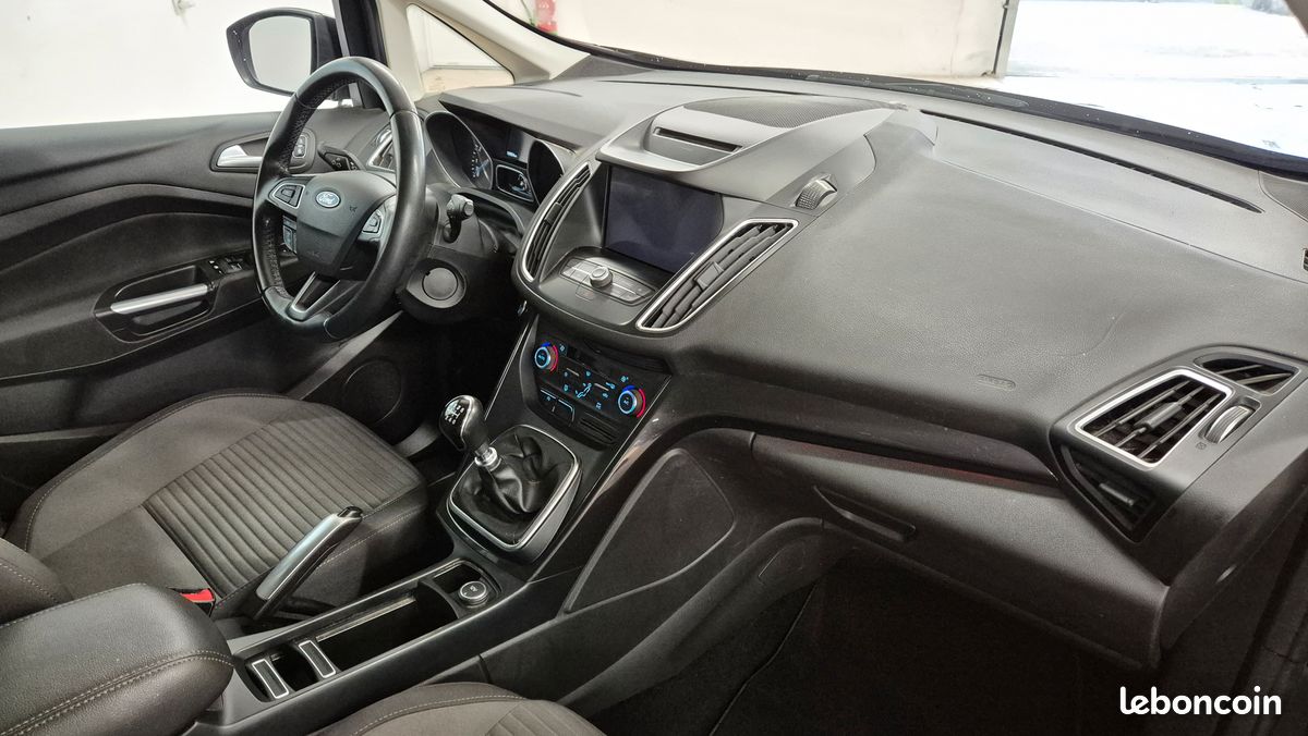 Ford c-max 1.0 ecoboost 125 s&s titanium (image 3)