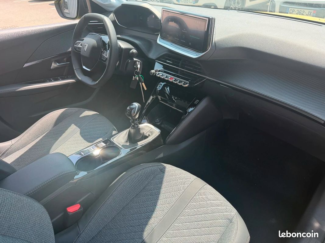 PEUGEOT 208 PureTech 100 S&S BVM6 Allure - 1ER MAIN (image 13)