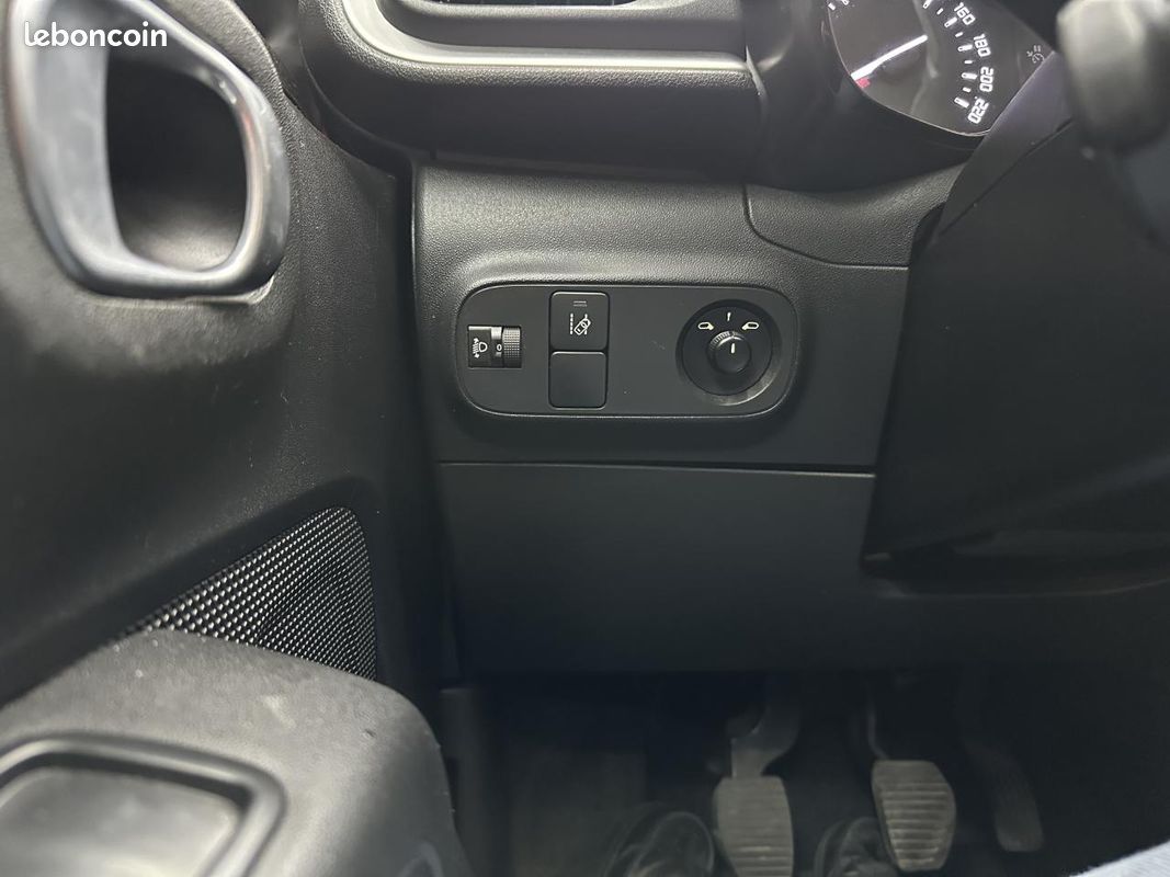 CITROEN C3 1.2 PureTech 12V - 68 2016 BERLINE Feel PHASE 1 (image 15)