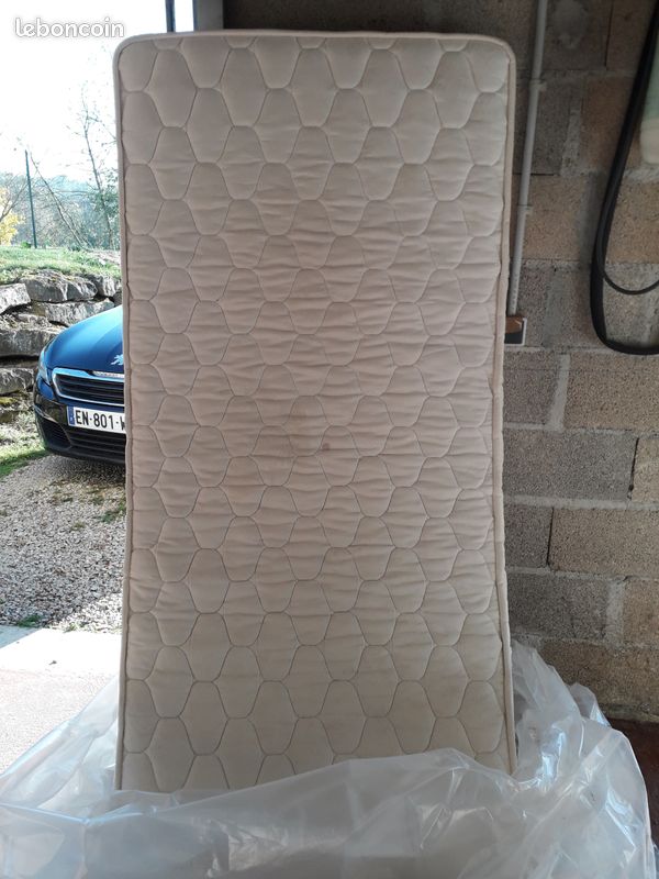 Lit et matelas 1m90 (image 2)