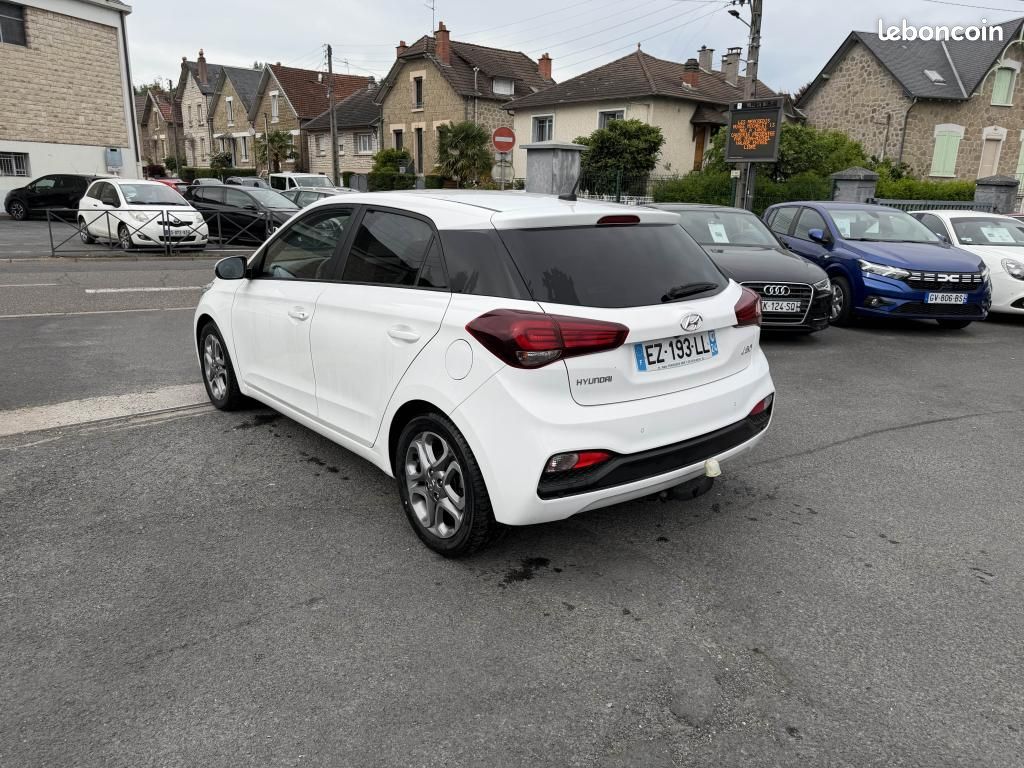 HYUNDAI I20 1.2i - 84 Intuitive clim + camera AR (image 3)