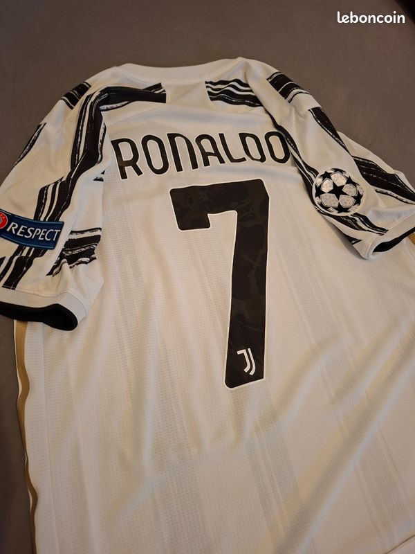 Maillot Juventus saison 2020-2021 floqué Ronaldo taille L (image 1)