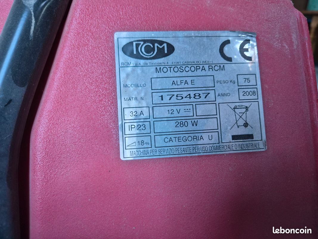 Petite Balayeuse rcm à batterie chargeur au 220v (image 4)