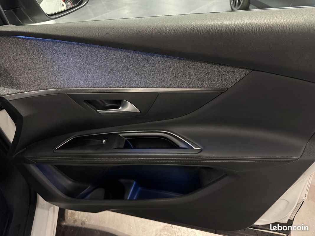 Peugeot 5008 1.5 EHDI 130CH ALLURE 7 PLACES (image 11)