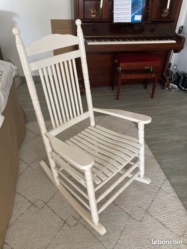 Rocking chair (image 1)