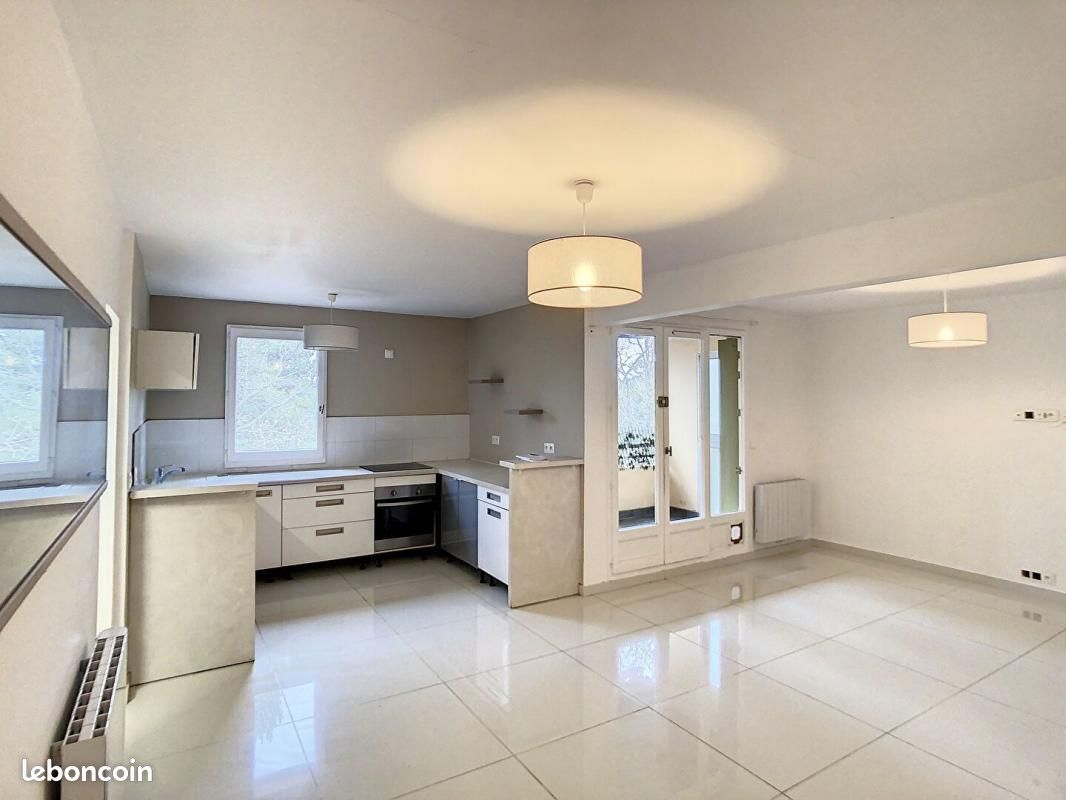 Appartement 5 pièces 99 m² · à Antibes · 99 m² · 1 535 €/mois