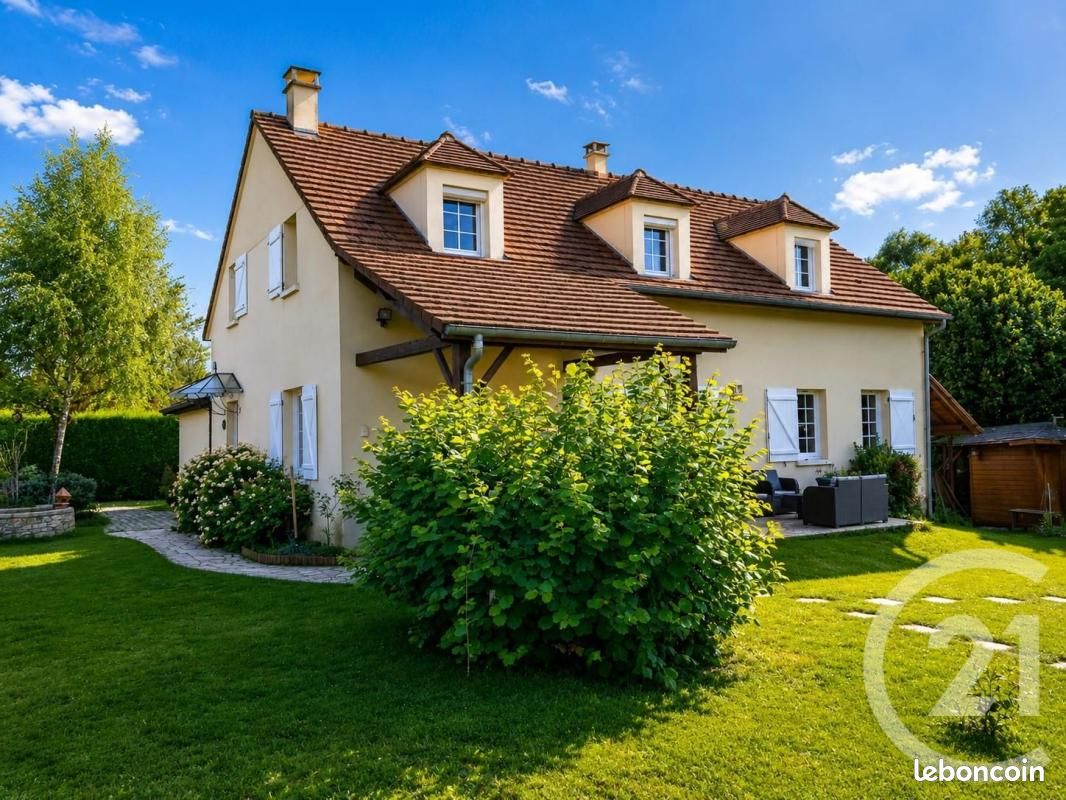 Maison 8 pièces 180 m² · à Parmain · 180 m² · 2 018 €/mois