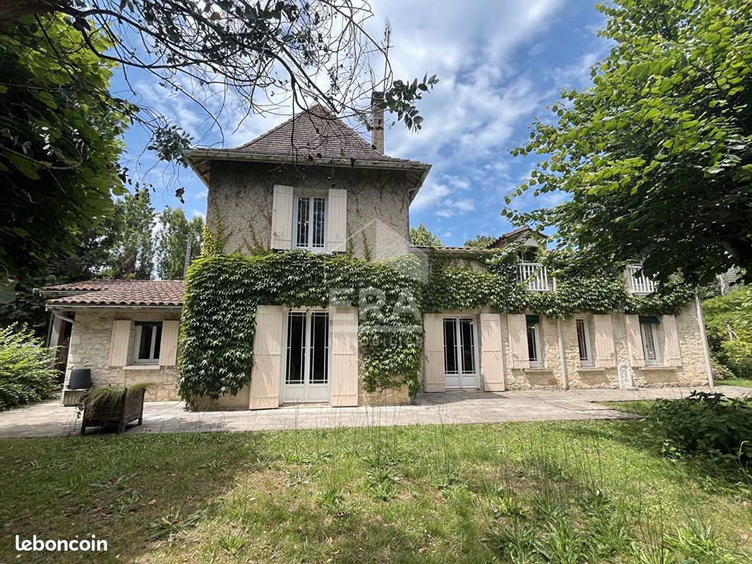 Maison 8 pièces 204 m² · à Port-Sainte-Foy-Et-Ponchapt · 204 m² · 336 000 €
