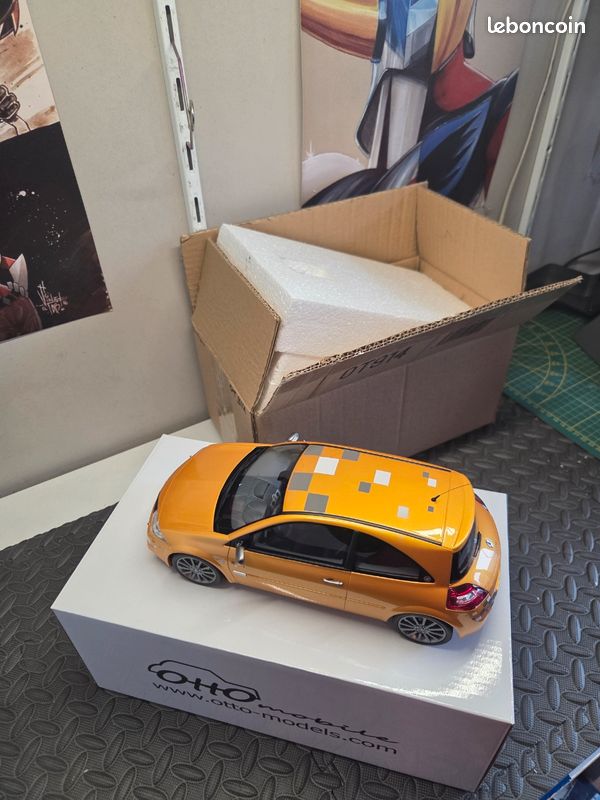 Renault Megane 4 RS (2020) 1/18 Ottomobile Renault Megane 4 RS (2020) 1/18 Ottomobile