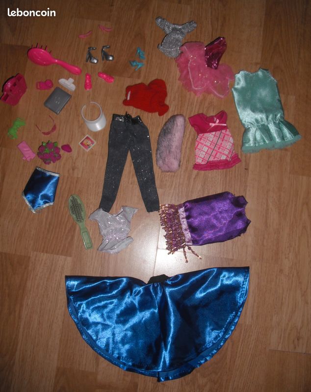Lot barbie + accessoires + vêtements + meubles (image 2)