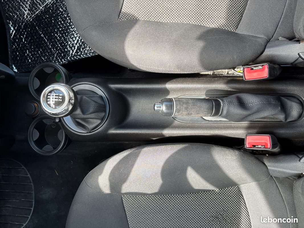 MINI HATCH R56 1.6i - 75 One (image 18)