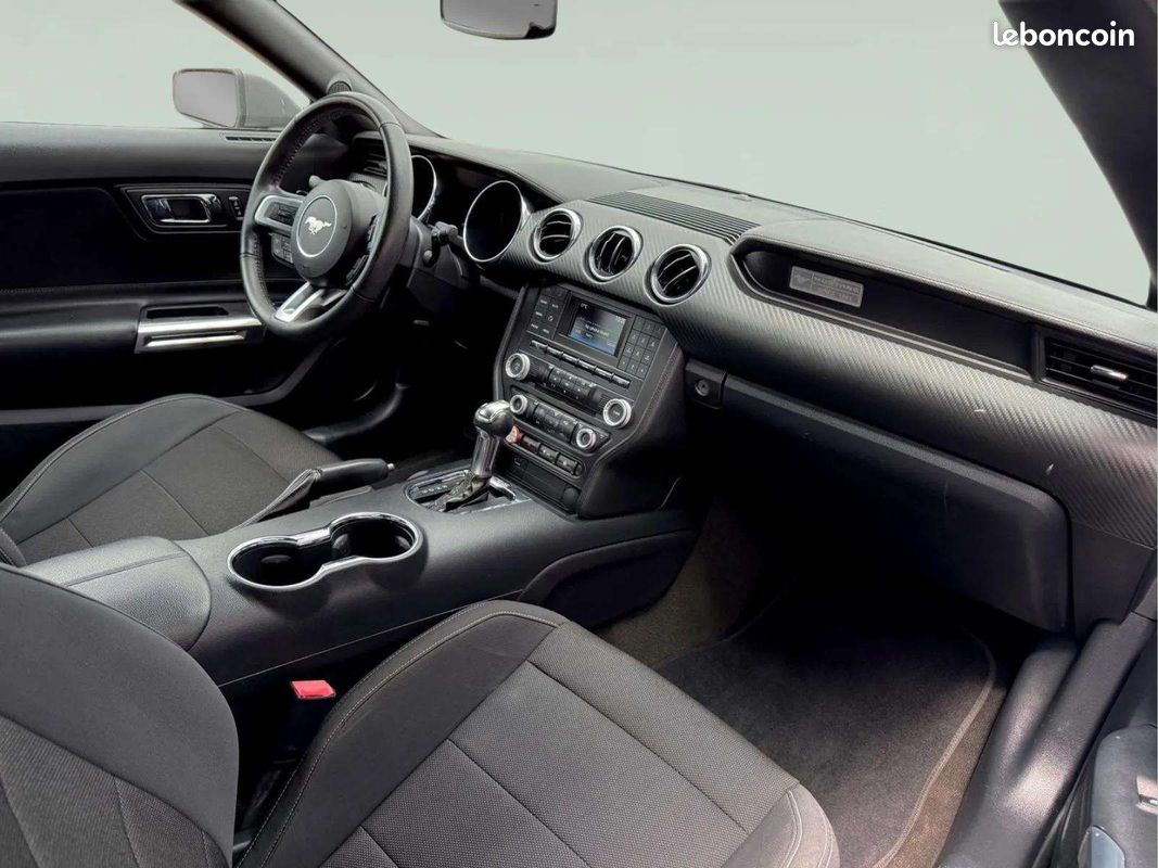 FORD Mustang Cabriolet * 305 ch * BVA * Faible Kilométrage * Caméra * Pack Performance (image 13)
