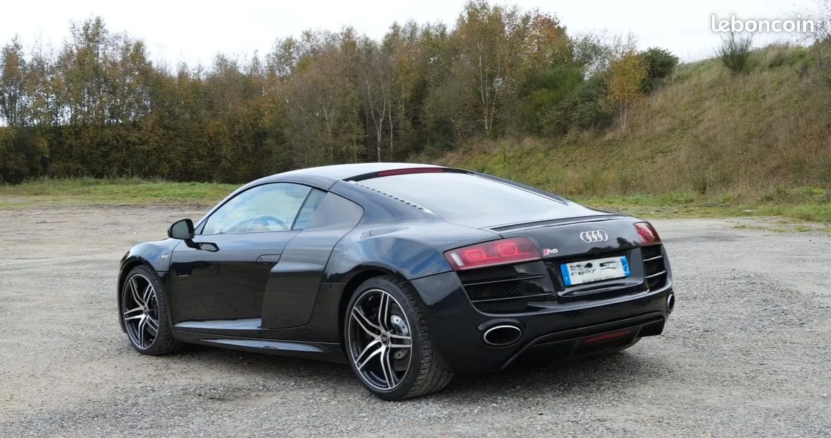 Audi R8 5.2 V10 FSI 525ch R tronic 6 - Suivi d'entretien / HiFi Bang&Olufsen / Caméra de recul / Pack Carbone / Maintien de charge (image 6)