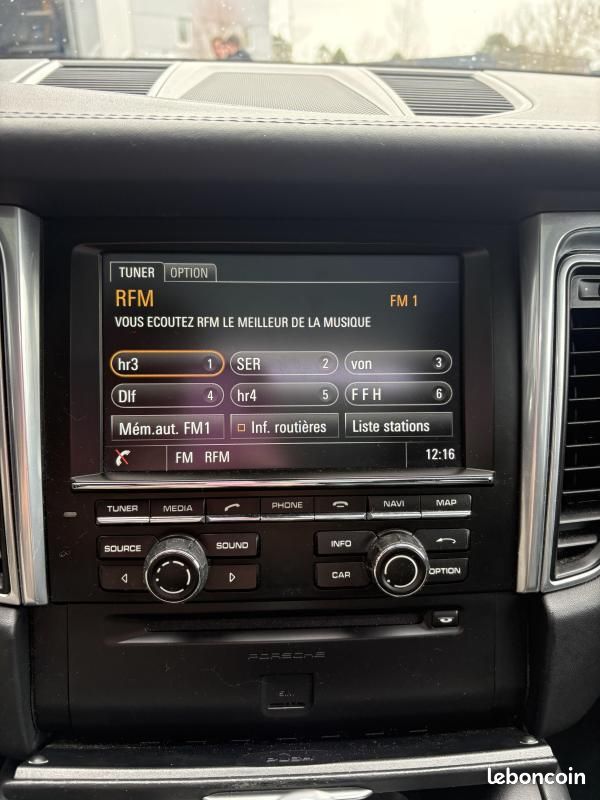 Porsche Macan S diesel 3L V6 258CH ( PDLS+, Siège chauffant av/arr, Toit ouvrant) (image 17)