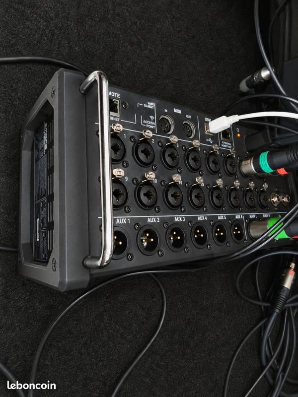 MR18 Midas 18p USB Mixer + Carte Son +Bag (image 2)