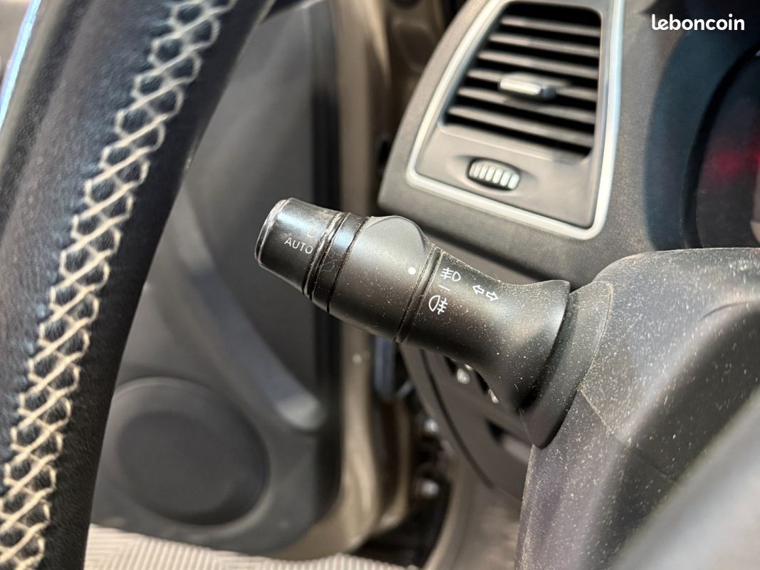 RENAULT LAGUNA ESTATE 2.0 dCi 130 GT 4Control / 3eme MAIN / SUIVI ENTRETIEN COMPLET (image 15)