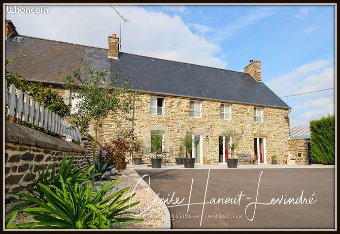 Maison 10 pièces 270 m²