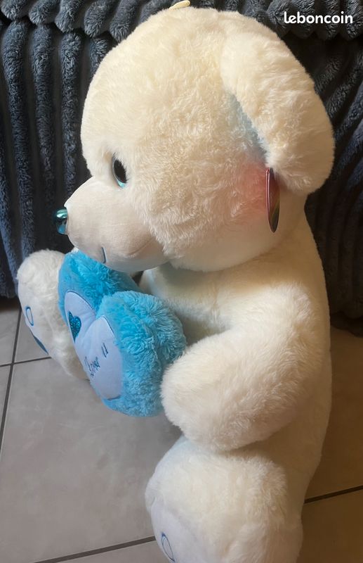Vend 2 ours en peluche moelleux geantS touts Neufs (image 2)