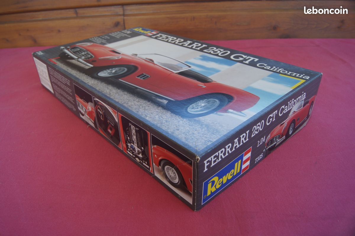 Miniature Ferrari 250 California Rouge - Art Model 325 - Échelle 1/43 - Prévente