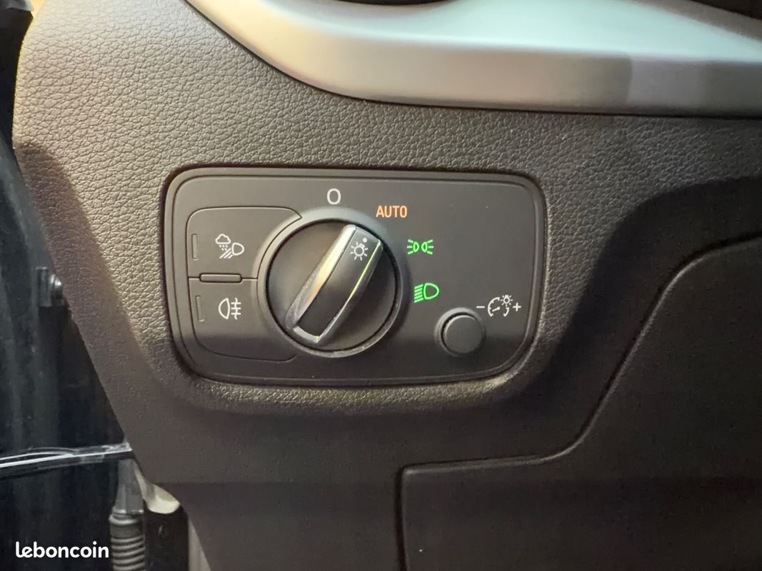 Audi Q2 35 TFSI 150Ch S-LINE INTERIEUR ET EXTERIEUR / BOITE AUTO / HISTORIQUE COMPLET AUDI / CAMERA DE RECUL / KEYLESS ACCESS / CLIM BI-ZONE (image 26)