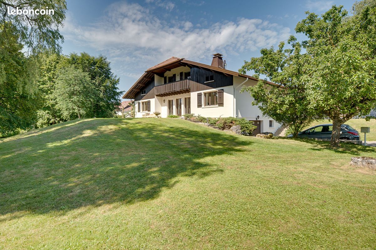 Maison 7 pièces 200 m² · à Pierrefontaine-les-Varans · 200 m² · 445 000 €