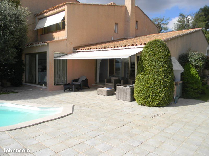 Maison 6 pièces 130 m² · à Antibes · 130 m² · 2 900 €/mois