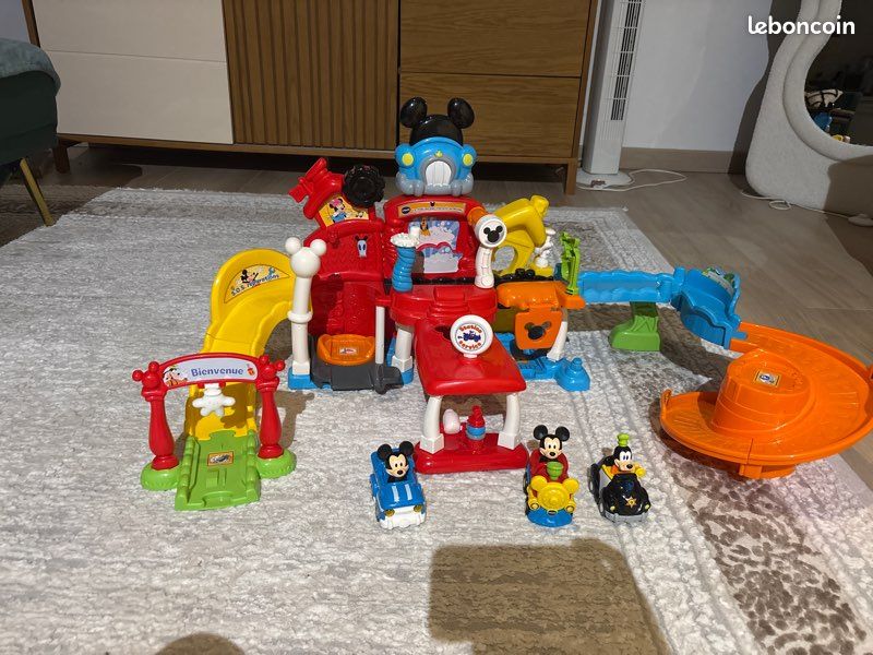 Circuit Mickey magi-garage (image 1)