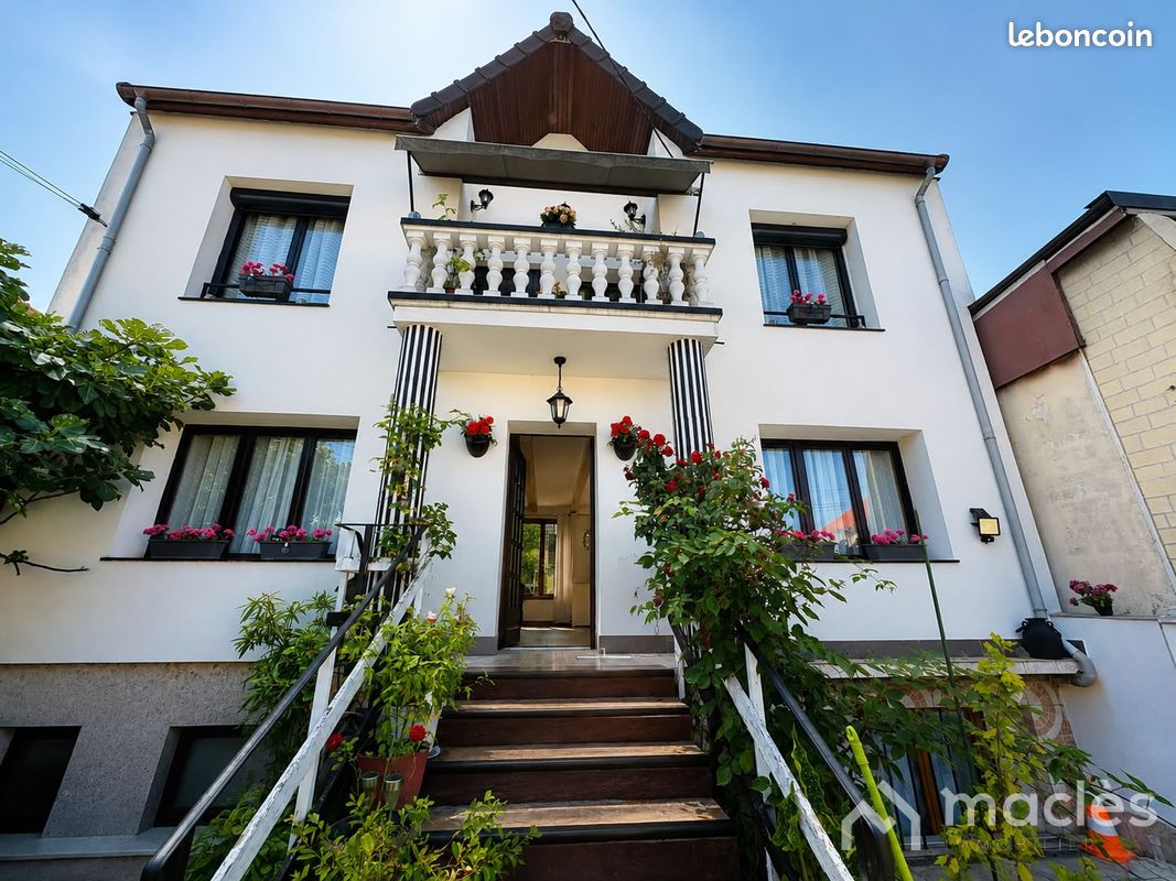 Maison 9 pièces 203 m² · à Saint-Denis · 203 m² · 429 000 €