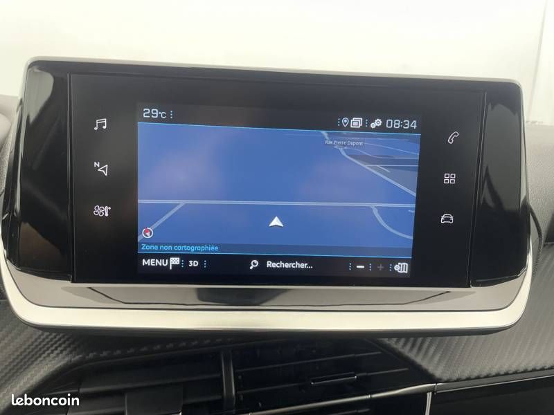 Peugeot 208 PureTech 100 S&S BVM6 Allure (image 18)